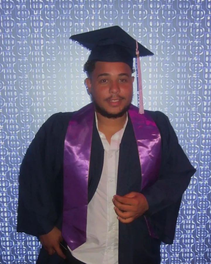 Vinicius Lorran el día de su graduación